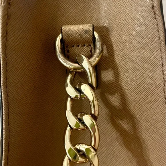 Authentic Michael Kors Leather Handbag in Tan- Size Medium - Picture 13 of 16